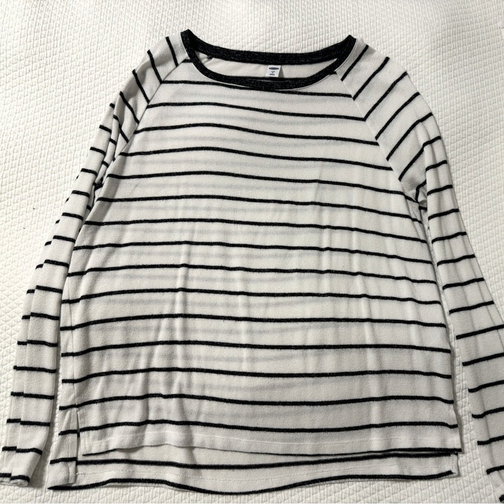 Black and White Long Sleeve